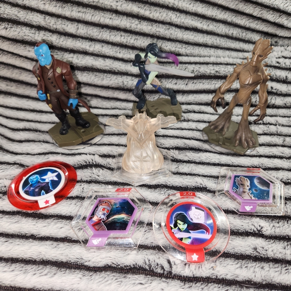 Disney Infinity 2.0 Guardians of the Galaxy Set of 4 and 4 power disc